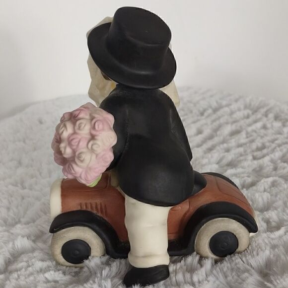 Enesco Kim Anderson's 2000 Happily Ever After Figurine - Picture 4 of 6